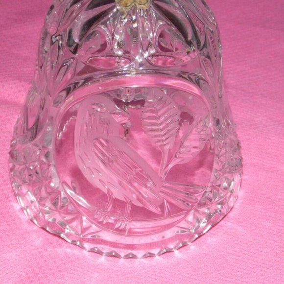 VINTAGE LEAD CRYSTAL ENGRAVED ETCHED BIRD/LEAVES DESIGN CRYSTAL DINGER - Picture 2 of 5